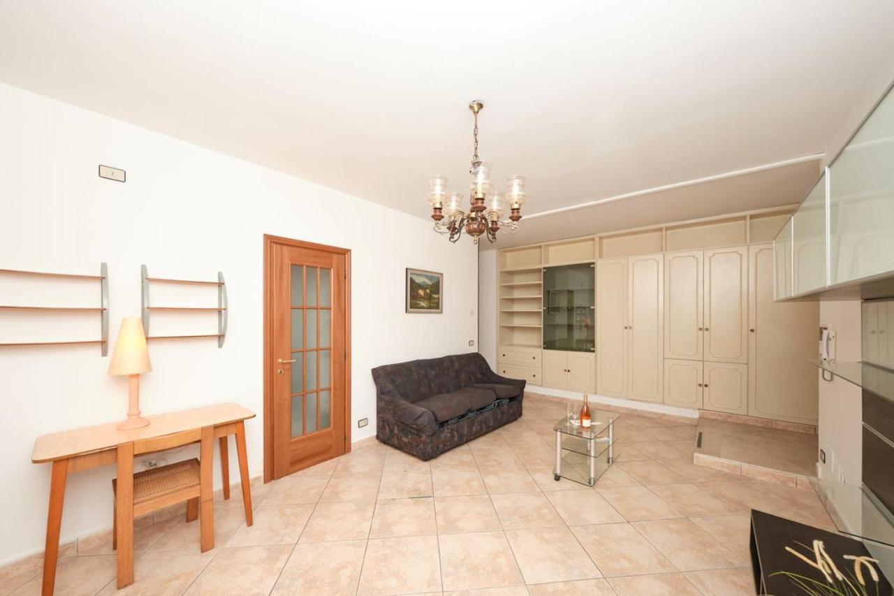 Appartamento Floriana Дезенцано-дель-Гарда Экстерьер фото